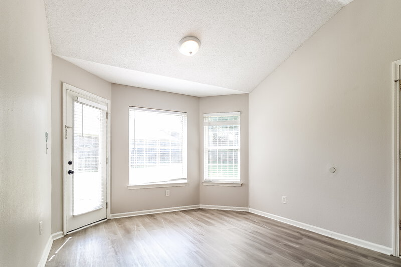 2,630/Mo, 70 Oakland Woods Cv Oakland, TN 38060 Dining Room View