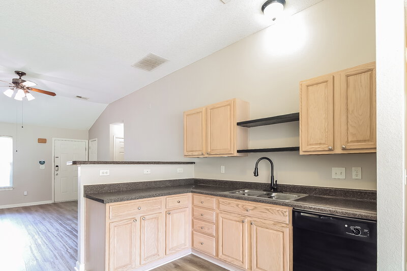 2,630/Mo, 70 Oakland Woods Cv Oakland, TN 38060 Kitchen View