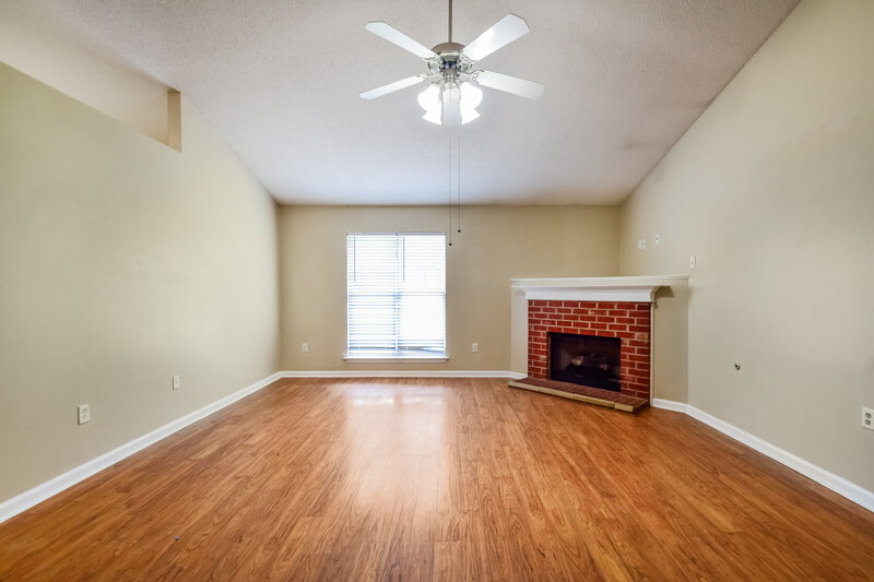 1,765/Mo, 8035 Park Pike Dr Southaven, MS 38671 Living Room View