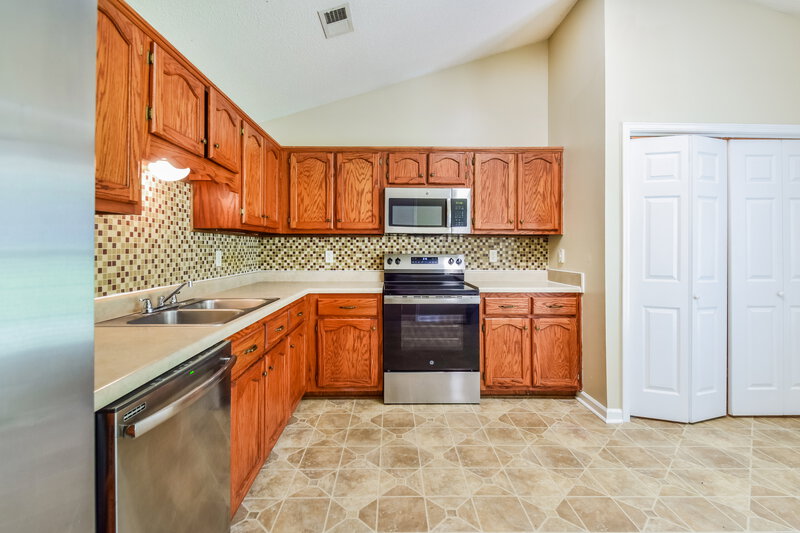 1,765/Mo, 8035 Park Pike Dr Southaven, MS 38671 Kitchen View 2