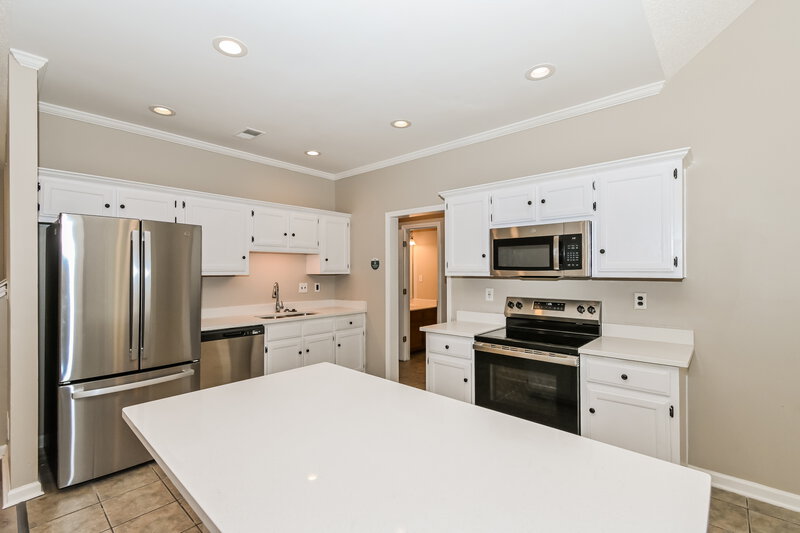 1,930/Mo, 1325 Pendulum Dr N Hernando, MS 38632 Kitchen View 2