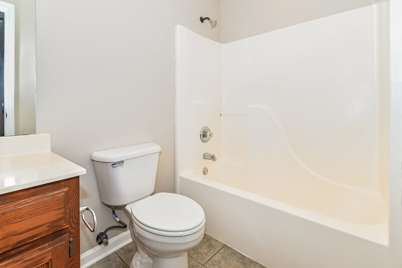 1,930/Mo, 1325 Pendulum Dr N Hernando, MS 38632 Bathroom View