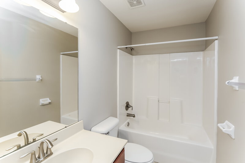 3,760/Mo, 7066 Windswept Ln Olive Branch, MS 38654 Bathroom View