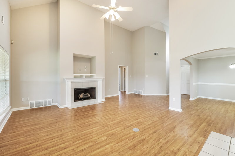 3,060/Mo, 2848 Rutherford Dr Southaven, MS 38672 Living Room View 2