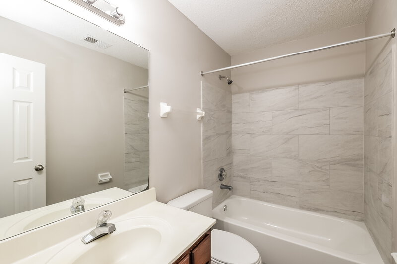 3,060/Mo, 2848 Rutherford Dr Southaven, MS 38672 Bathroom View