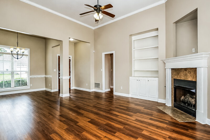 2,220/Mo, 4378 Bloombury St Southaven, MS 38672 Living Room View
