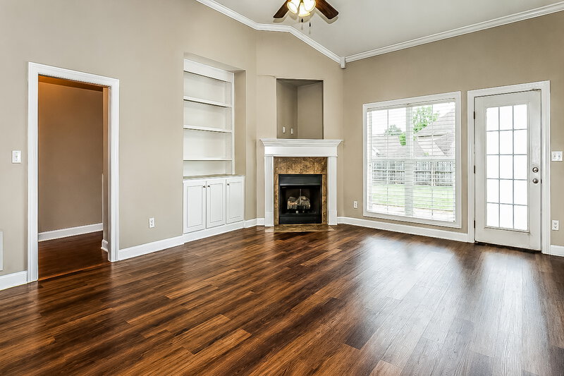 2,220/Mo, 4378 Bloombury St Southaven, MS 38672 Living Room View 2
