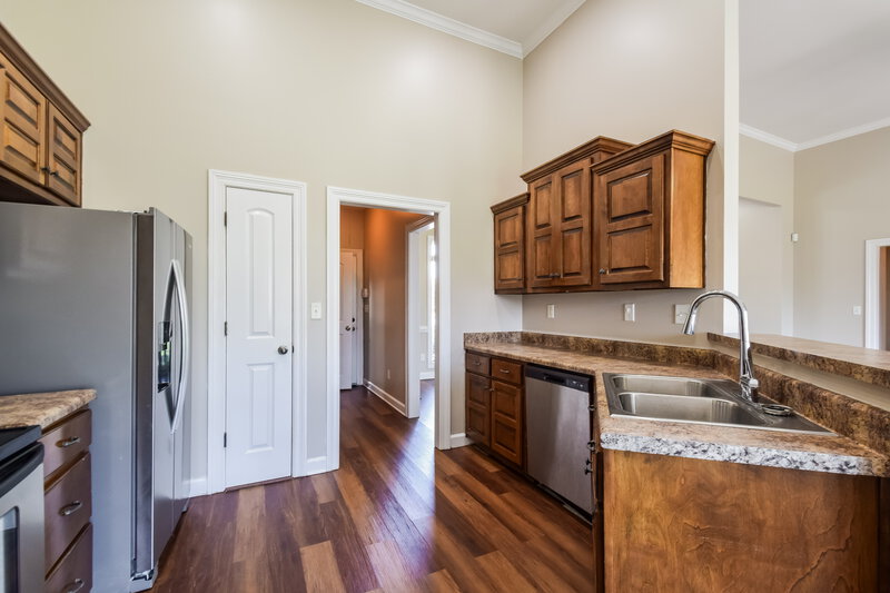 2,220/Mo, 4378 Bloombury St Southaven, MS 38672 Kitchen View 2