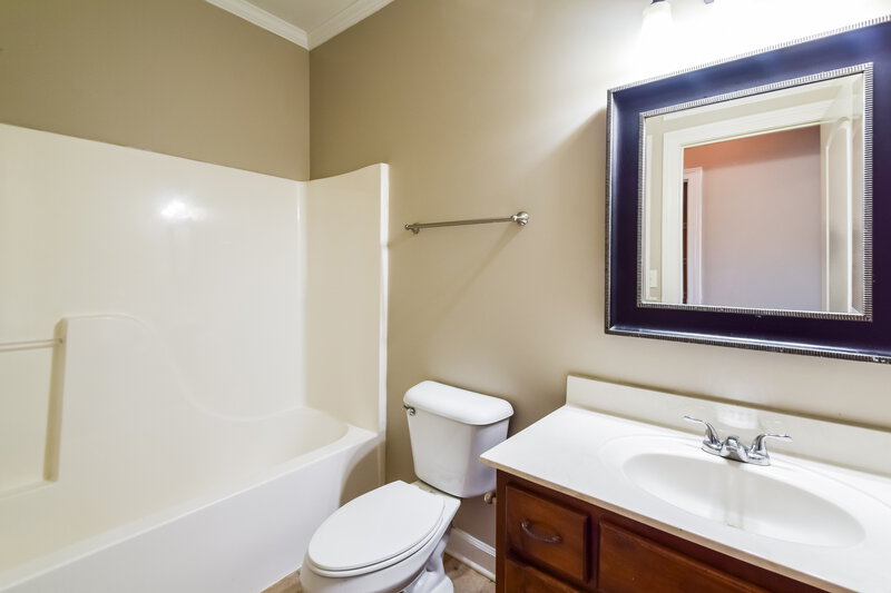 2,220/Mo, 4378 Bloombury St Southaven, MS 38672 Bathroom View