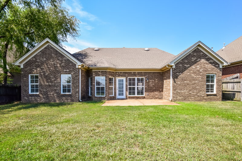 2,220/Mo, 4378 Bloombury St Southaven, MS 38672 Rear View