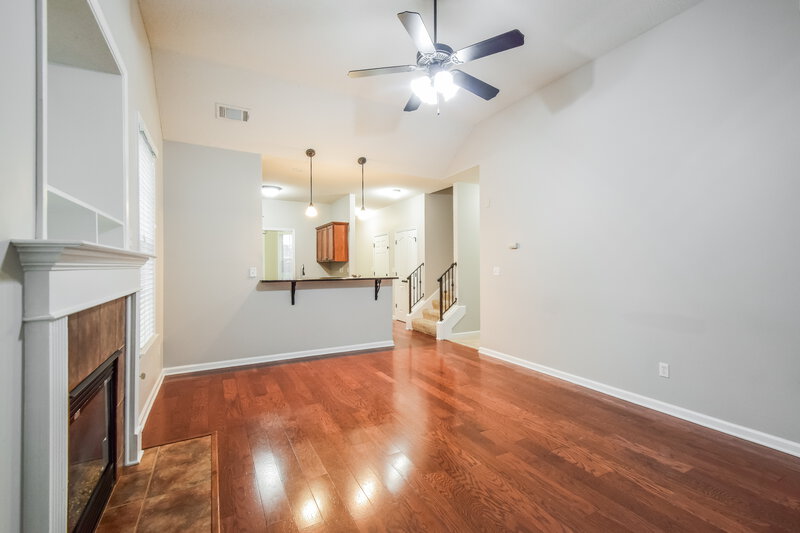 2,305/Mo, 4960 Bending Creek Cv Arlington, TN 38002 Living Room View 2