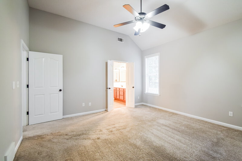 2,305/Mo, 4960 Bending Creek Cv Arlington, TN 38002 Main Bedroom View