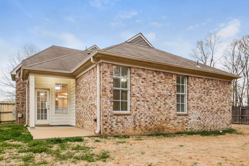 2,305/Mo, 4960 Bending Creek Cv Arlington, TN 38002 Rear View