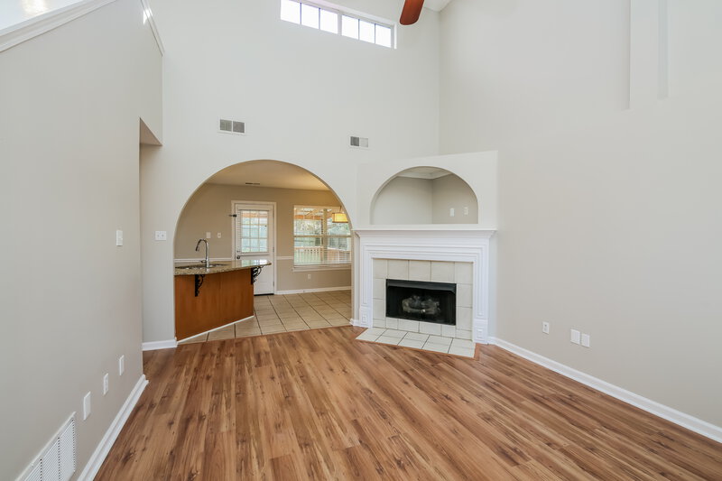 1,885/Mo, 9823 Dogwood Ct E Olive Branch, MS 38654 Living Room View 2