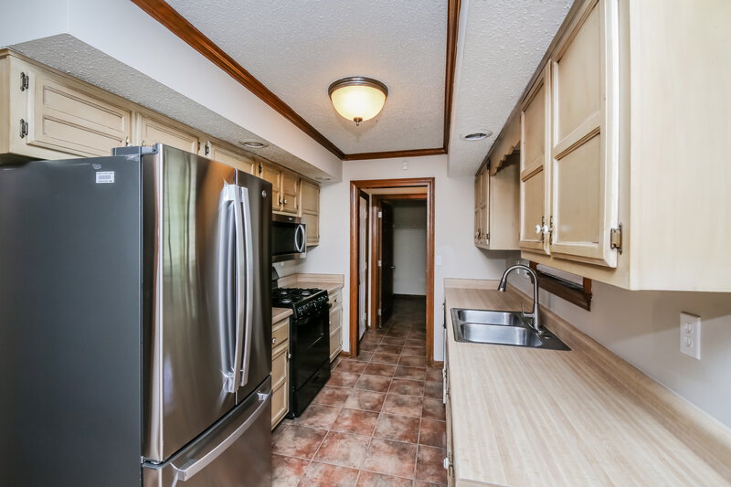 1,770/Mo, 867 Rutland Dr Southaven, MS 38671 Kitchen View 2
