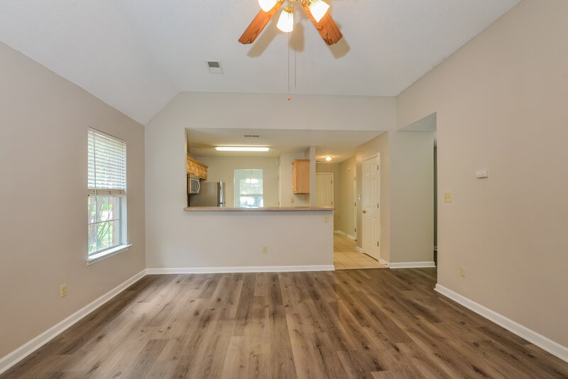 1,695/Mo, 8408 Cross Point Dr Olive Branch, MS 38654 Living Room View 3