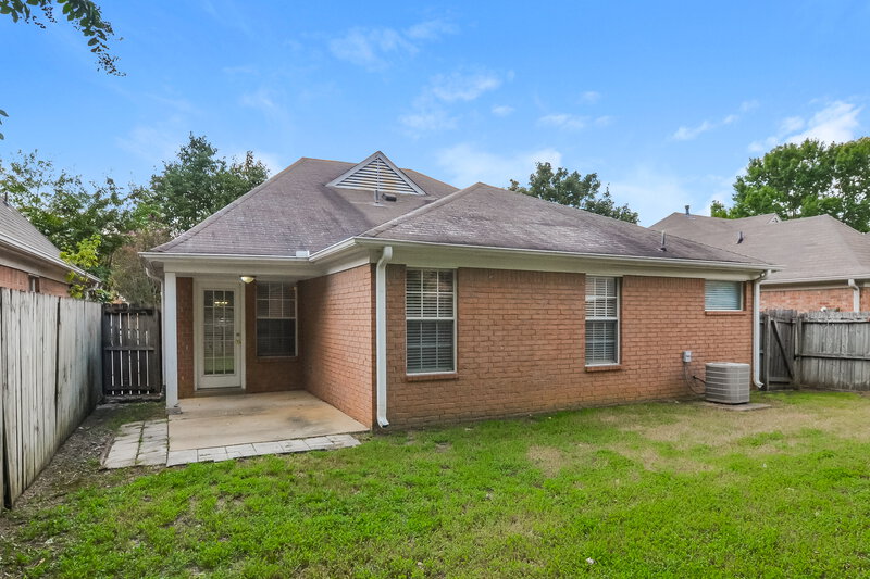 1,695/Mo, 8408 Cross Point Dr Olive Branch, MS 38654 Rear View 2