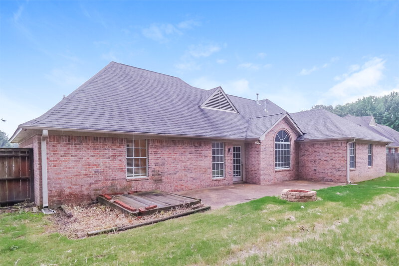 1,925/Mo, 7708 Shadow View Cv Arlington, TN 38002 Rear View