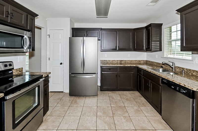 3,550/Mo, 9171 Tahoe Dr Olive Branch, MS 38654 Kitchen View 2