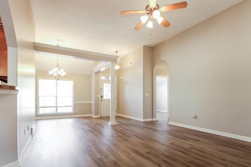 2,175/Mo, 8785 Oak Grove Blvd Olive Branch, MS 38654 Living Room View