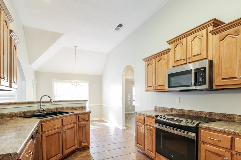 2,175/Mo, 8785 Oak Grove Blvd Olive Branch, MS 38654 Kitchen View