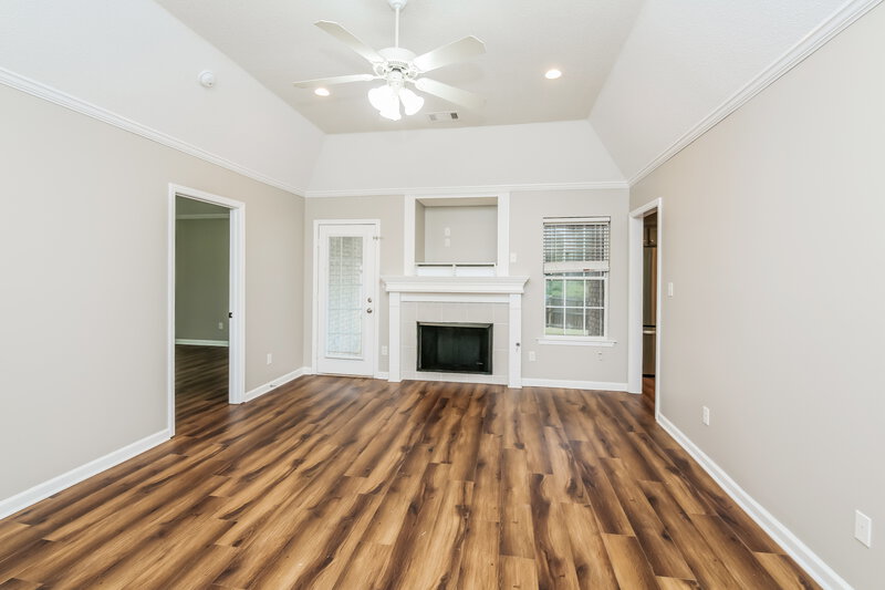 1,825/Mo, 355 Village Dr Oakland, TN 38060 Living Room View 2
