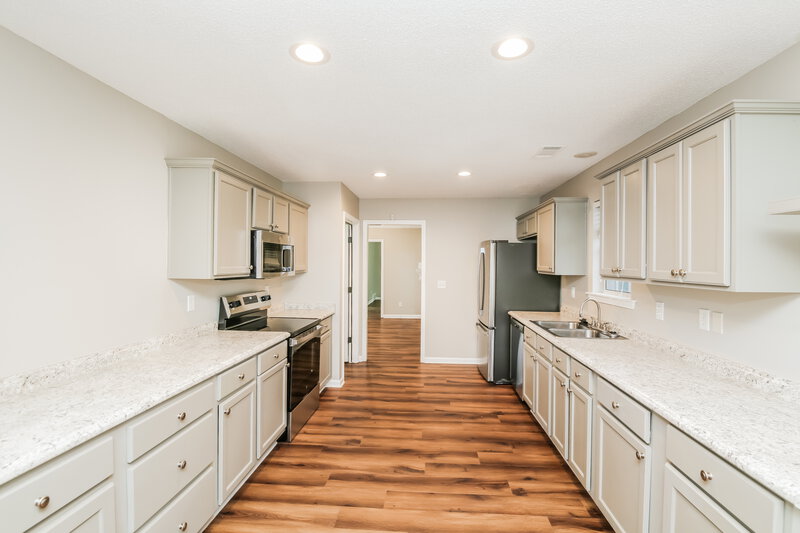 1,825/Mo, 355 Village Dr Oakland, TN 38060 Kitchen View 2
