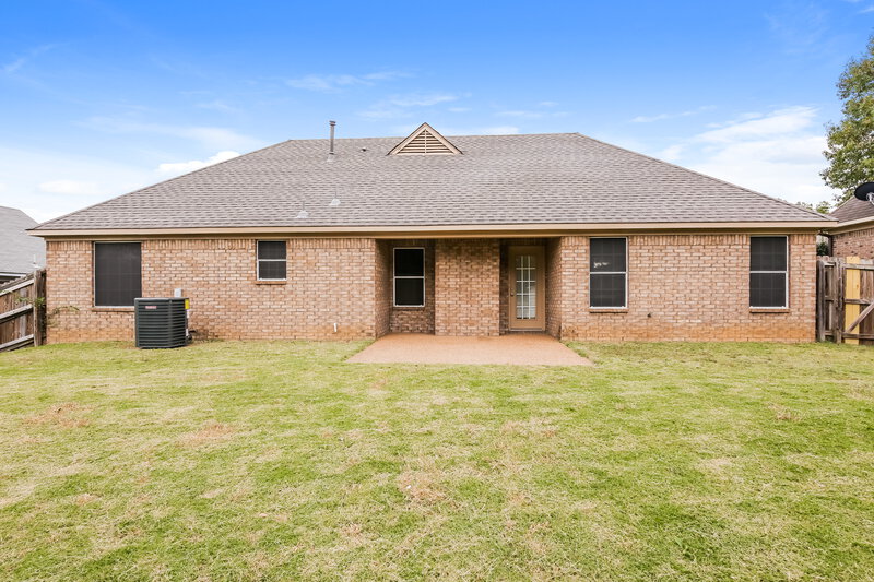 1,825/Mo, 355 Village Dr Oakland, TN 38060 Rear View