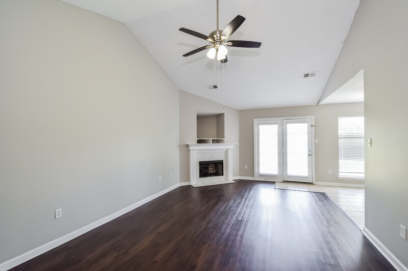 1,675/Mo, 4298 Edmonton St Horn Lake, MS 38637 Living Room View