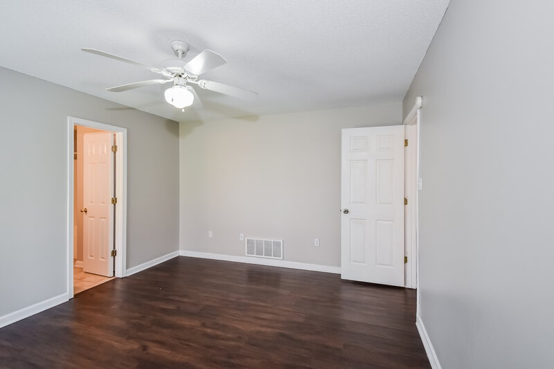 1,675/Mo, 4298 Edmonton St Horn Lake, MS 38637 Main Bedroom View
