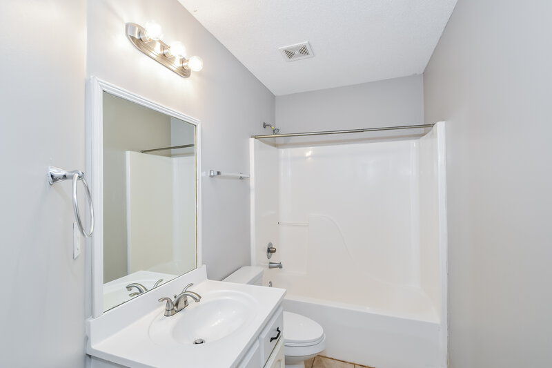 1,675/Mo, 4298 Edmonton St Horn Lake, MS 38637 Bathroom View