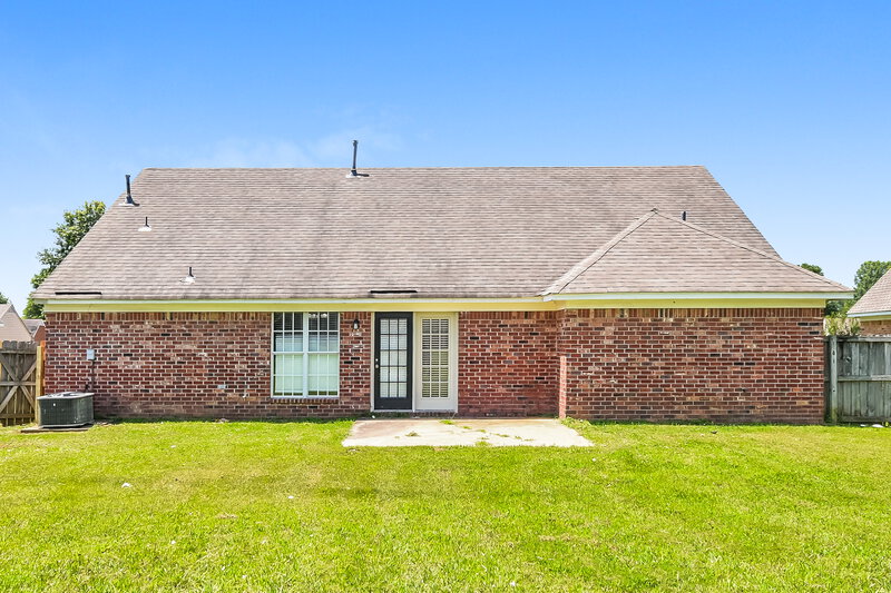1,675/Mo, 4298 Edmonton St Horn Lake, MS 38637 Rear View 2