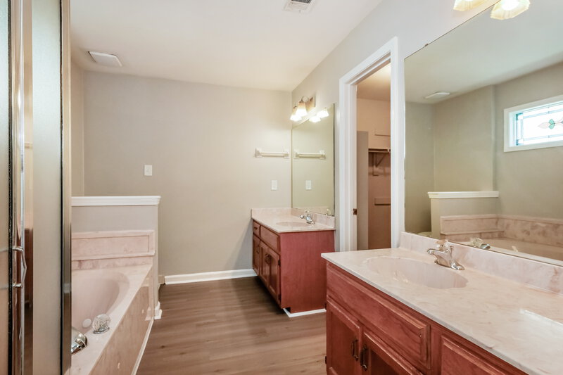 1,835/Mo, 7481 Gingerhill Ln Bartlett, TN 38133 Main Bathroom View