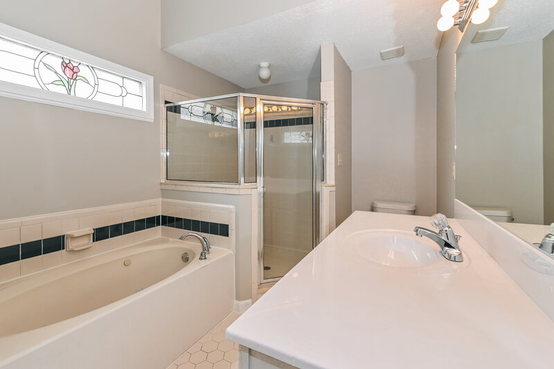 1,855/Mo, 7869 Tankard Dr Memphis, TN 38125 Main Bathroom View