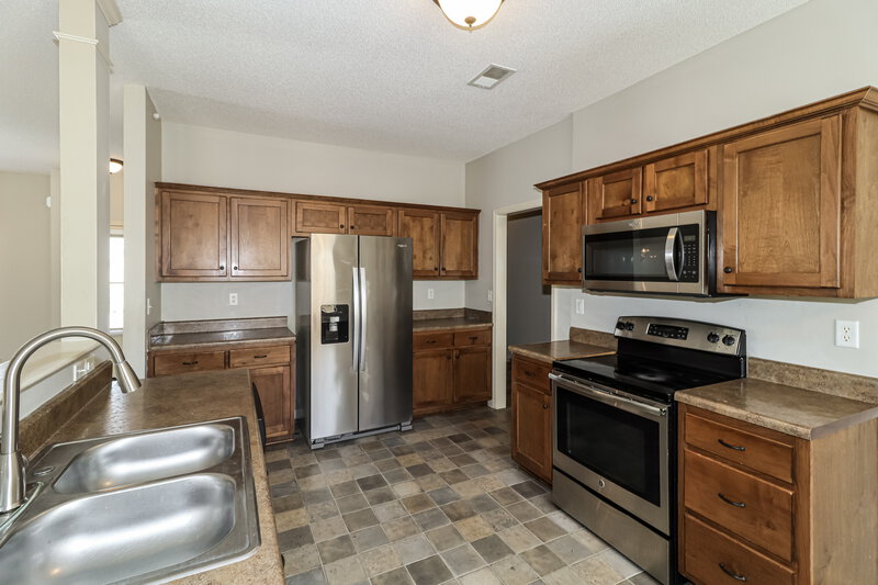 1,835/Mo, 4260 Markston Dr Southaven, MS 38672 Kitchen View 2