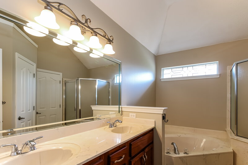 2,045/Mo, 8124 Inverness Cv Southaven, MS 38672 Main Bedroom View 2