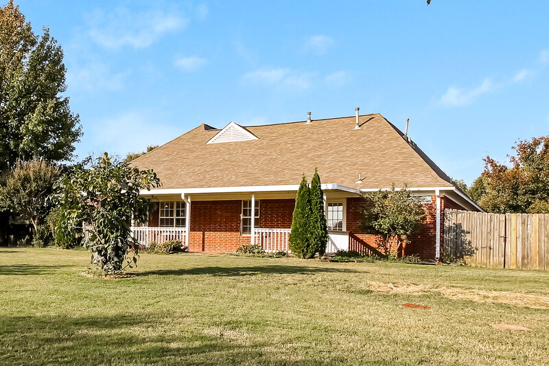 2,045/Mo, 8124 Inverness Cv Southaven, MS 38672 Rear View