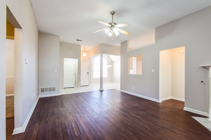 1,755/Mo, 8363 Cross Point Dr Olive Branch, MS 38654 Living Room View