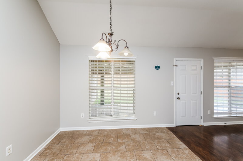 2,050/Mo, 5704 Deer Ridge Dr Southaven, MS 38672 Breakfast Nook View