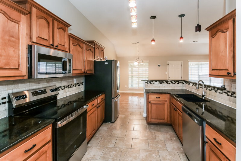 2,050/Mo, 5704 Deer Ridge Dr Southaven, MS 38672 Kitchen View