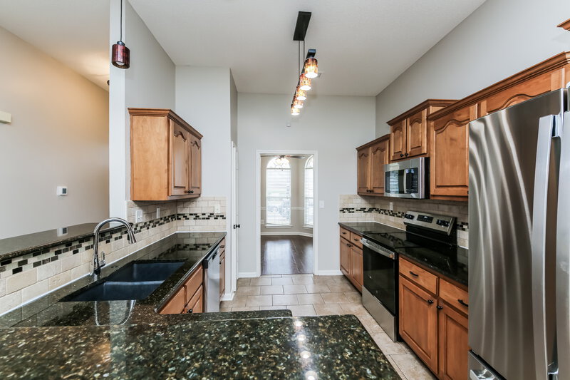 2,050/Mo, 5704 Deer Ridge Dr Southaven, MS 38672 Kitchen View 2