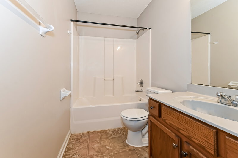 2,080/Mo, 12749 Fox Hunter Dr Olive Branch, MS 38654 Bathroom View