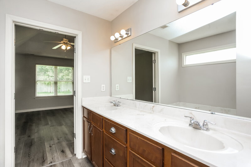 2,140/Mo, 8347 Wild Dune Ln Arlington, TN 38002 Main Bathroom View