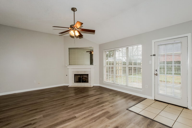 1,910/Mo, 2885 Rutherford Dr Southaven, MS 38672 Living Room View