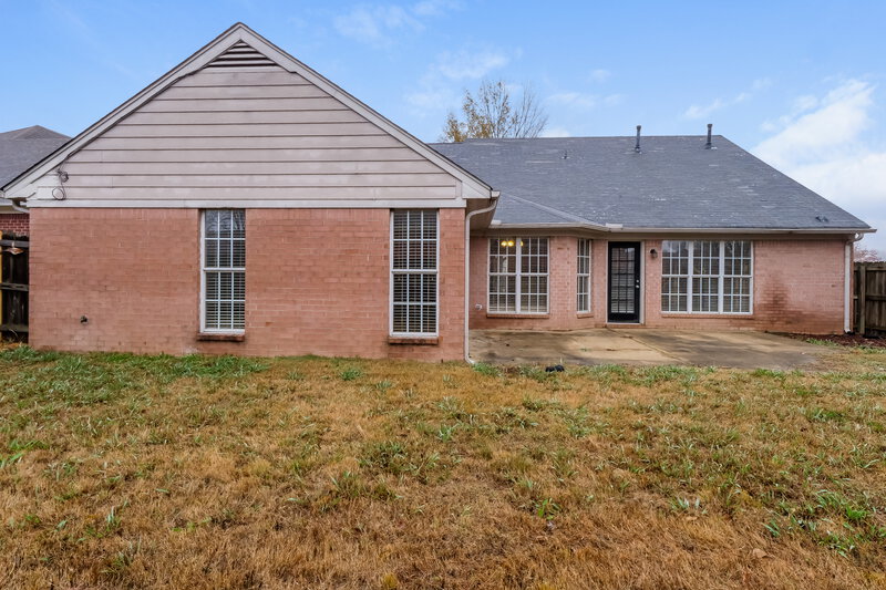 1,910/Mo, 2885 Rutherford Dr Southaven, MS 38672 Rear View