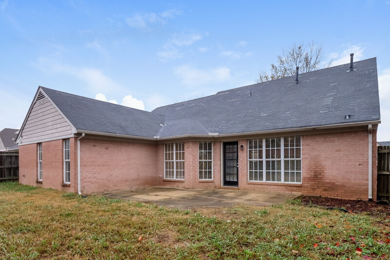 1,910/Mo, 2885 Rutherford Dr Southaven, MS 38672 Rear View 2