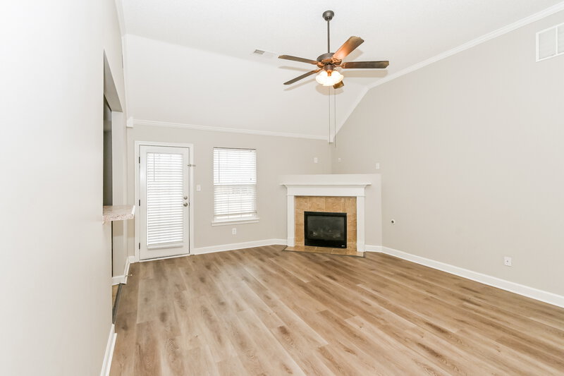 1,840/Mo, 8218 Morning Sun Cv Walls, MS 38680 Living Room View