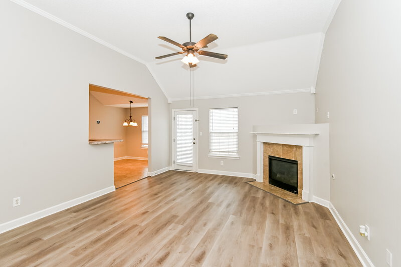 1,840/Mo, 8218 Morning Sun Cv Walls, MS 38680 Living Room View 2