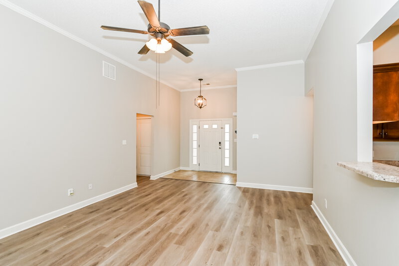 1,840/Mo, 8218 Morning Sun Cv Walls, MS 38680 Living Room View 3