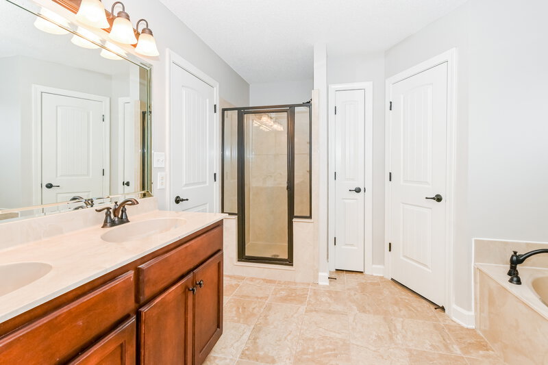 1,840/Mo, 8218 Morning Sun Cv Walls, MS 38680 Main Bathroom View